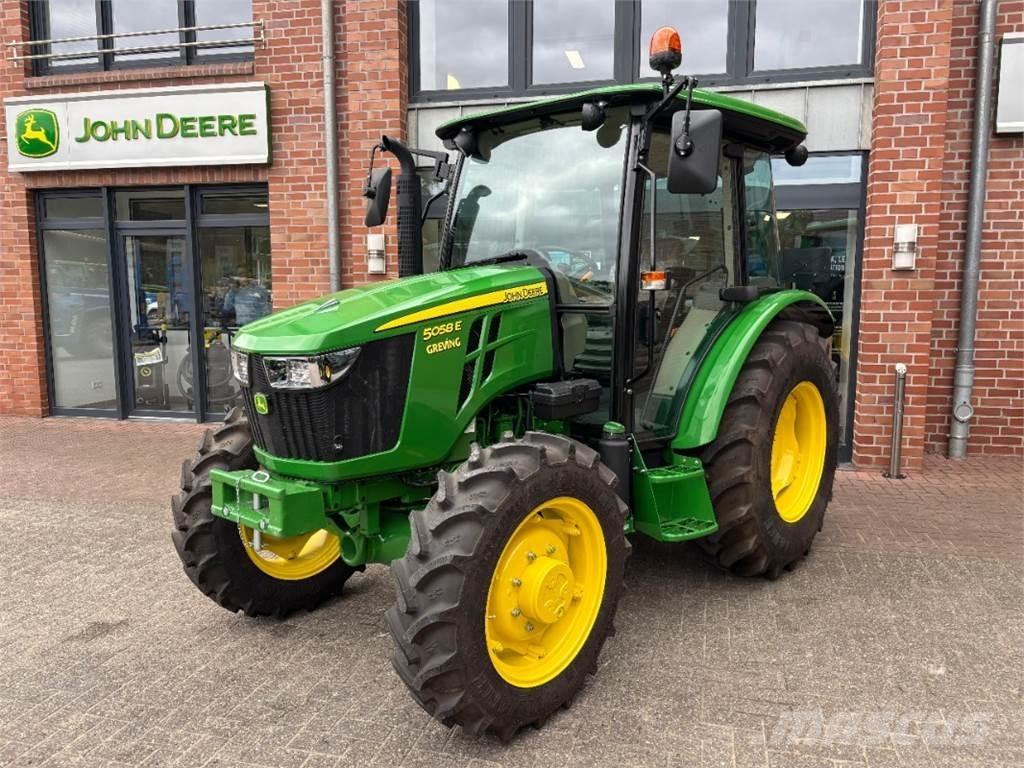 John Deere 5058E Tractoare