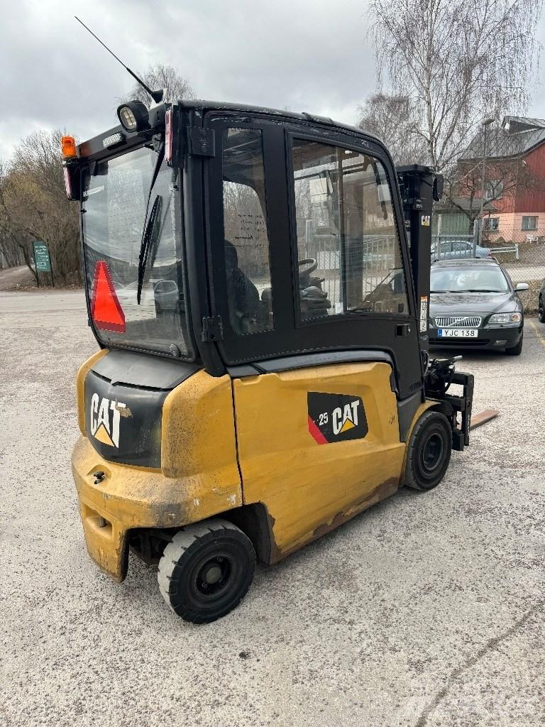 CAT EP25N Stivuitor electric