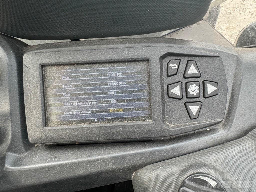 CAT EP25N Stivuitor electric