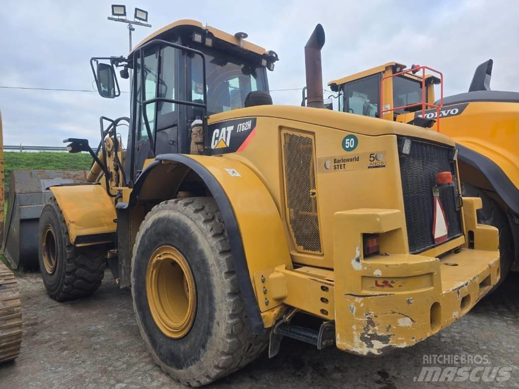 CAT IT 62 H Incarcator pe pneuri
