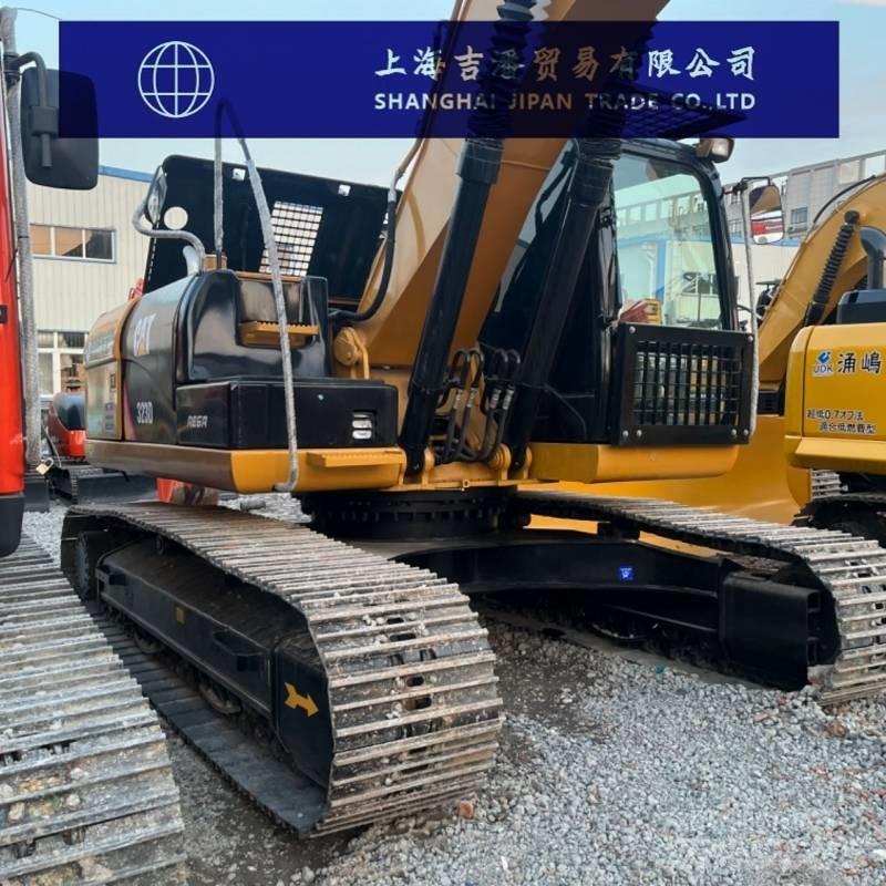 CAT 323 D Excavatoare pe șenile
