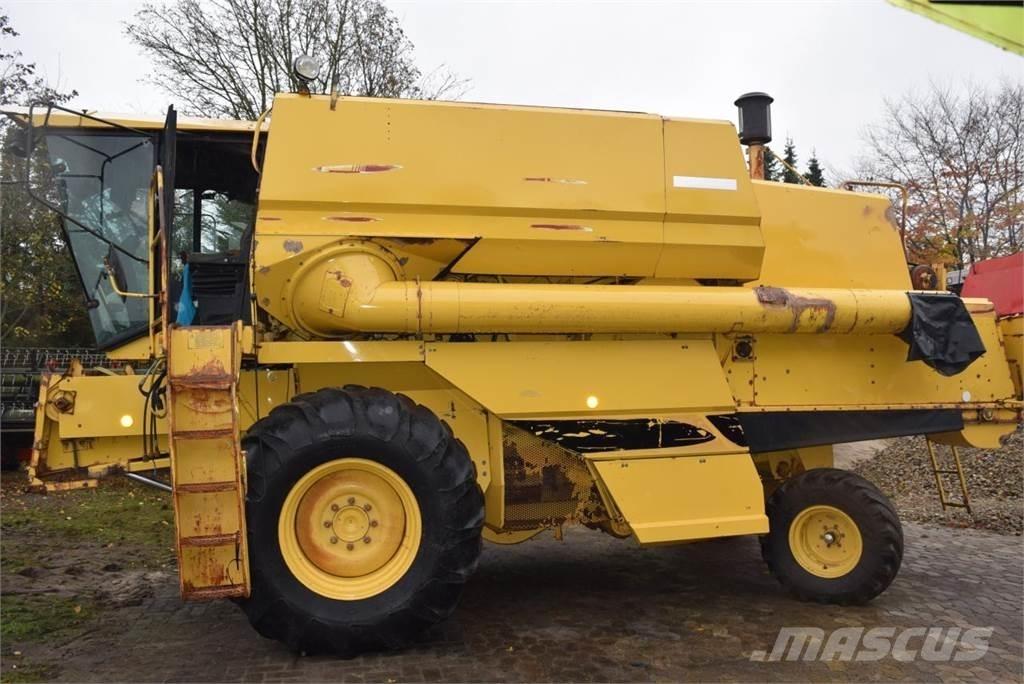 New Holland TF 42 Combine de secerat