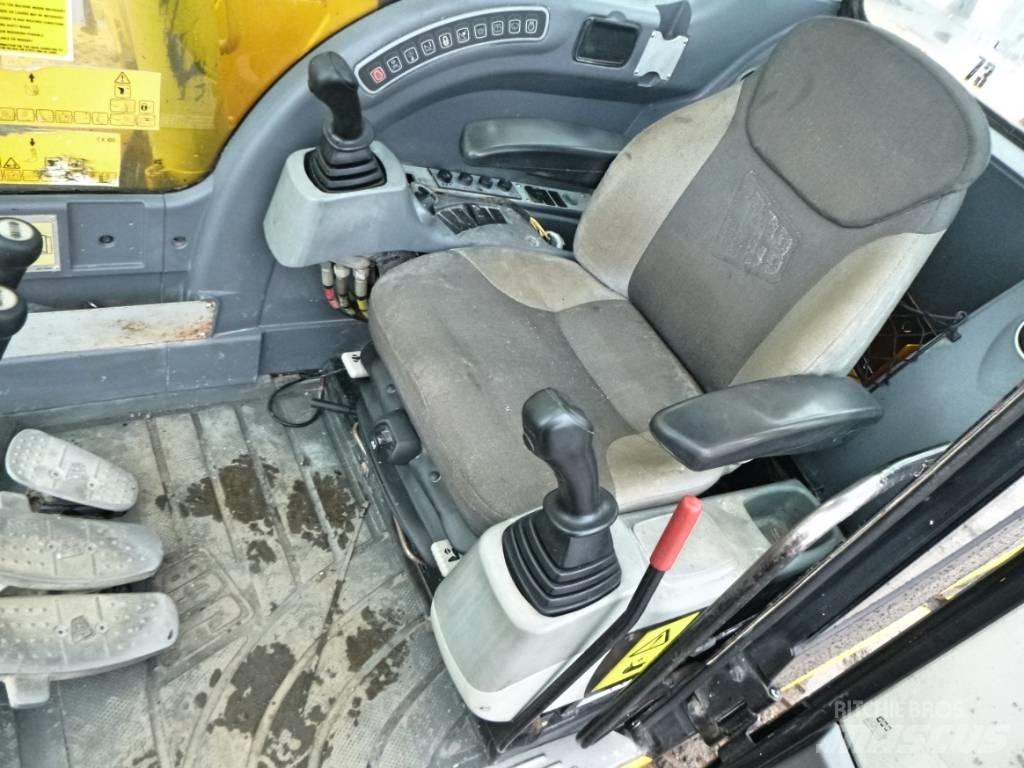 JCB JS 145 LC Excavatoare pe șenile
