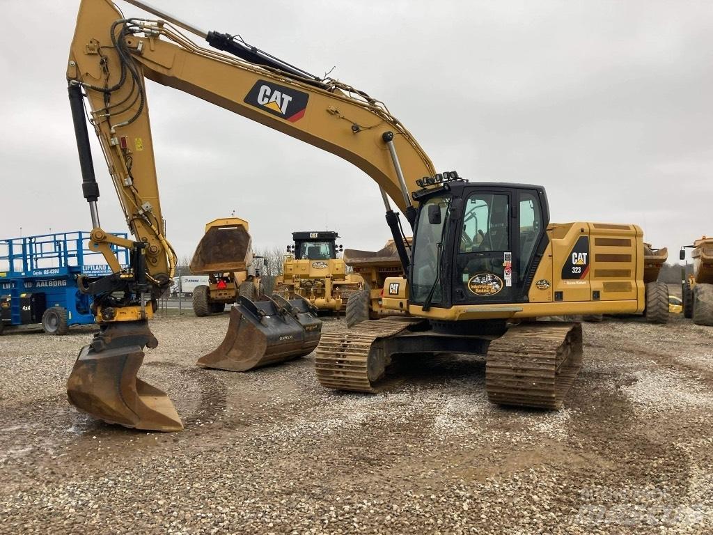 CAT 323 - nextgen Excavatoare pe șenile
