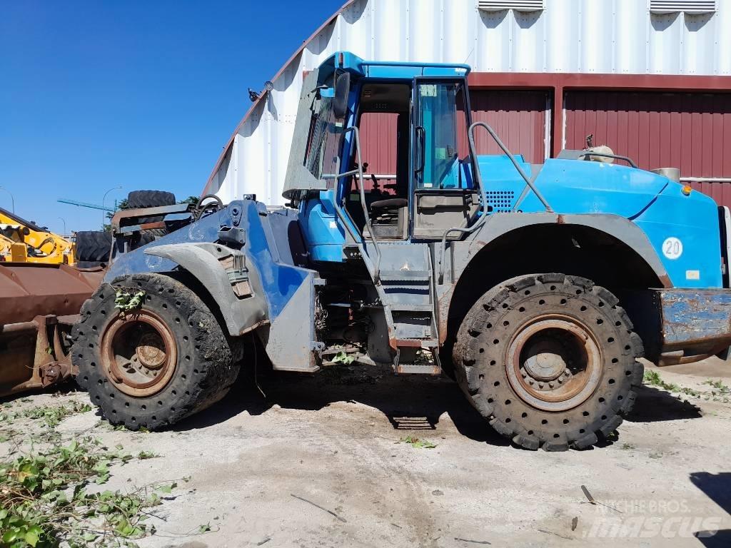 Liebherr L 554 Incarcator pe pneuri