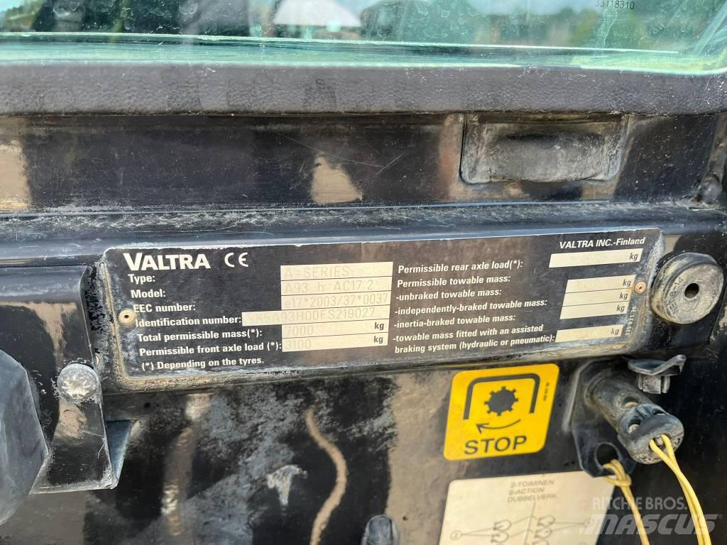 Valtra A 93 Tractoare