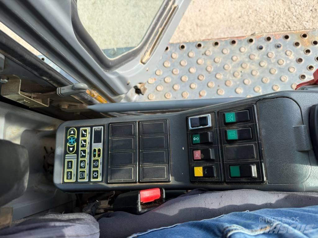 Volvo EC 360 B LC Excavatoare pe șenile
