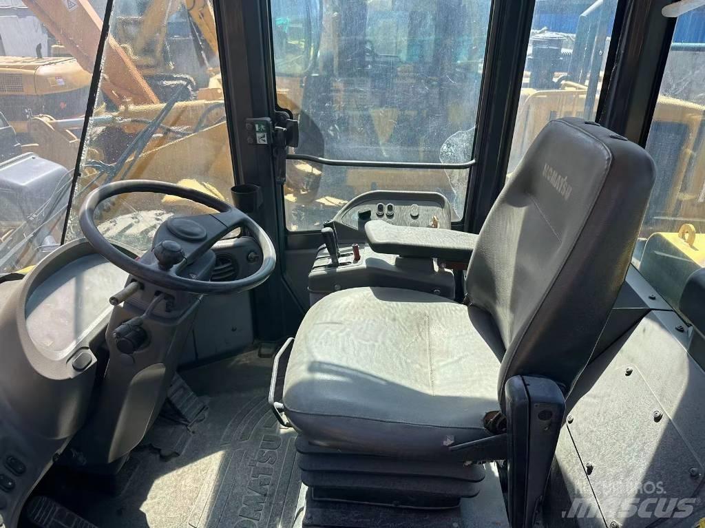 Komatsu WA380-6 Incarcator pe pneuri
