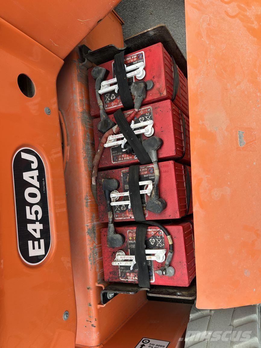 JLG E450AJ (2005) Nacele cu brat articulat