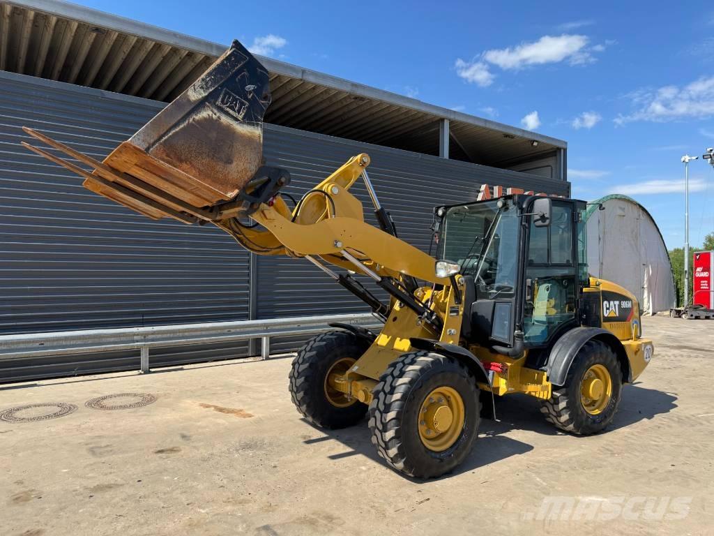 CAT 906M Incarcator pe pneuri