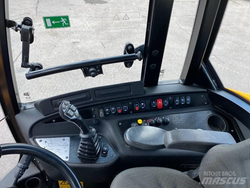 JCB 409 T4 Incarcator pe pneuri