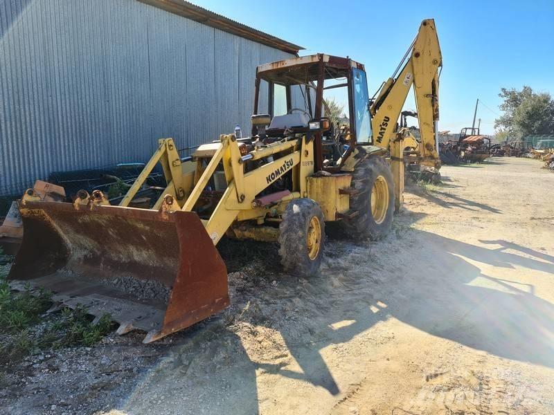 Komatsu WB97R Buldoexcavatoare