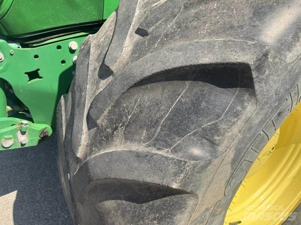John Deere 6210R Tractoare