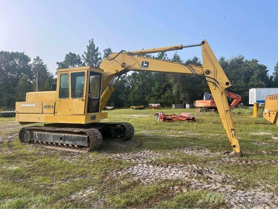 John Deere 690 B Excavatoare pe șenile
