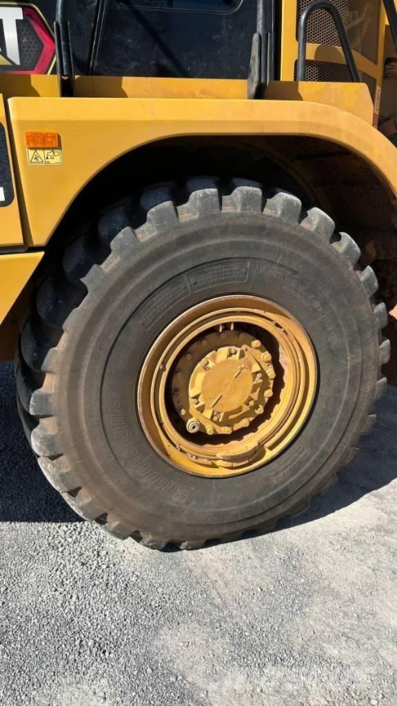 CAT 730 - 04A Transportoare articulate