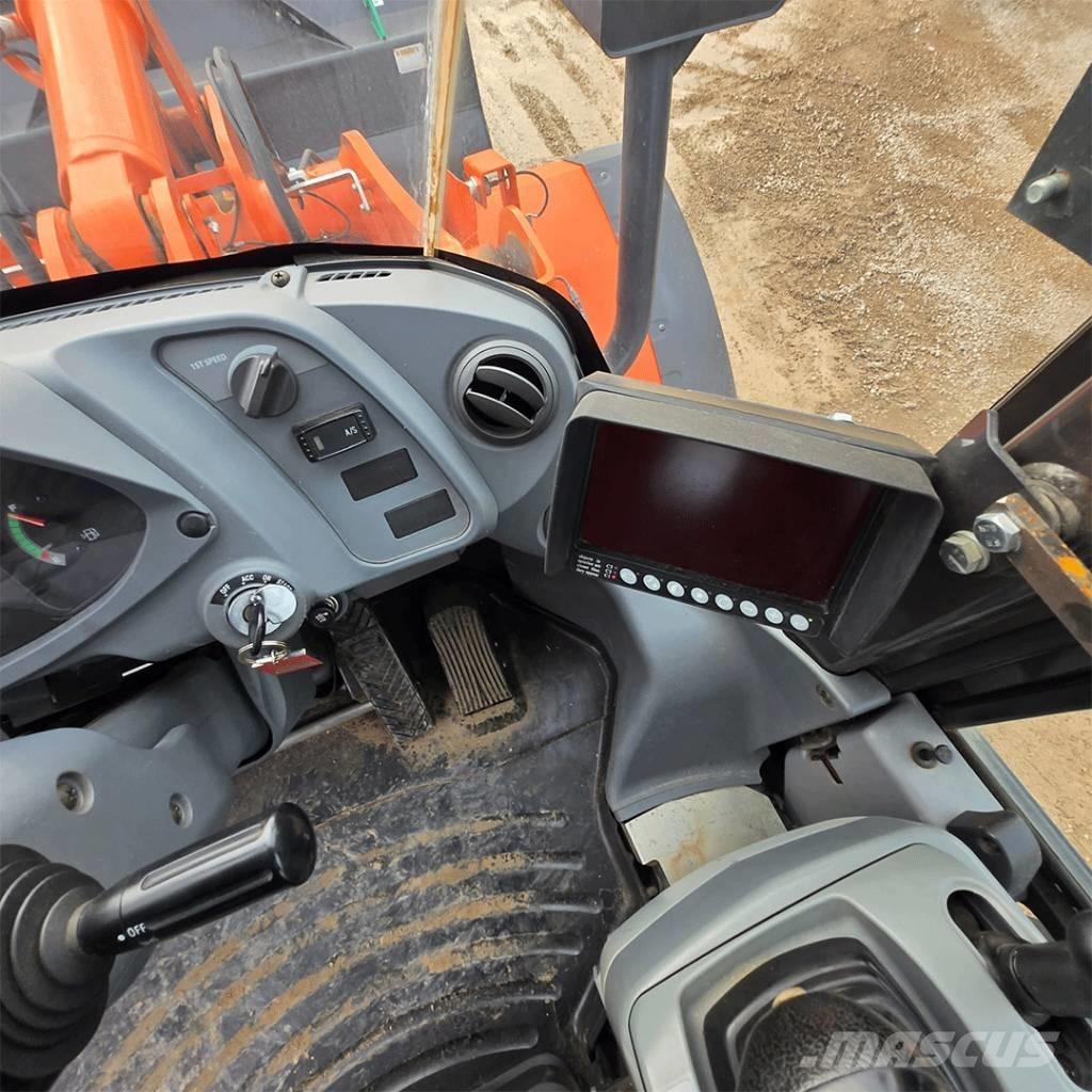 Hitachi ZW150-6 Incarcator pe pneuri
