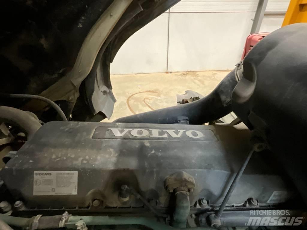 Volvo FMX 410 8x4 Autobasculanta