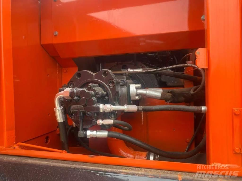 Doosan DX 225 LC Excavatoare pe șenile
