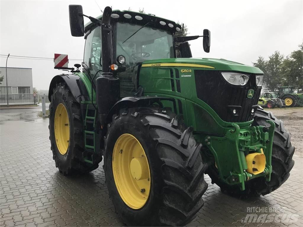 John Deere 6250R Tractoare