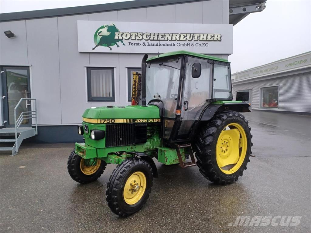 John Deere 1750 Tractoare