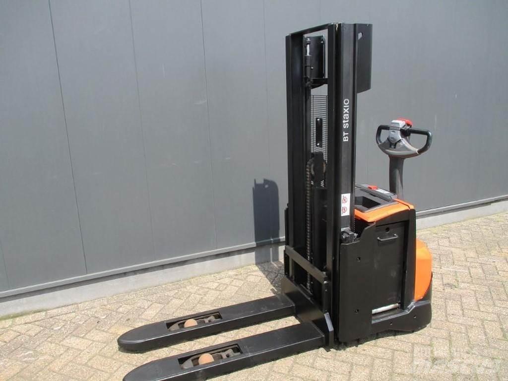 Toyota SWE 120L Transpaleta manuala