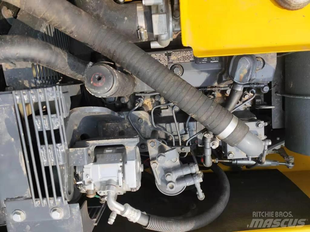 Komatsu PC 130 Excavatoare pe șenile
