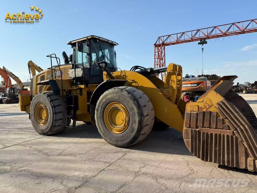 CAT 982 Incarcator pe pneuri