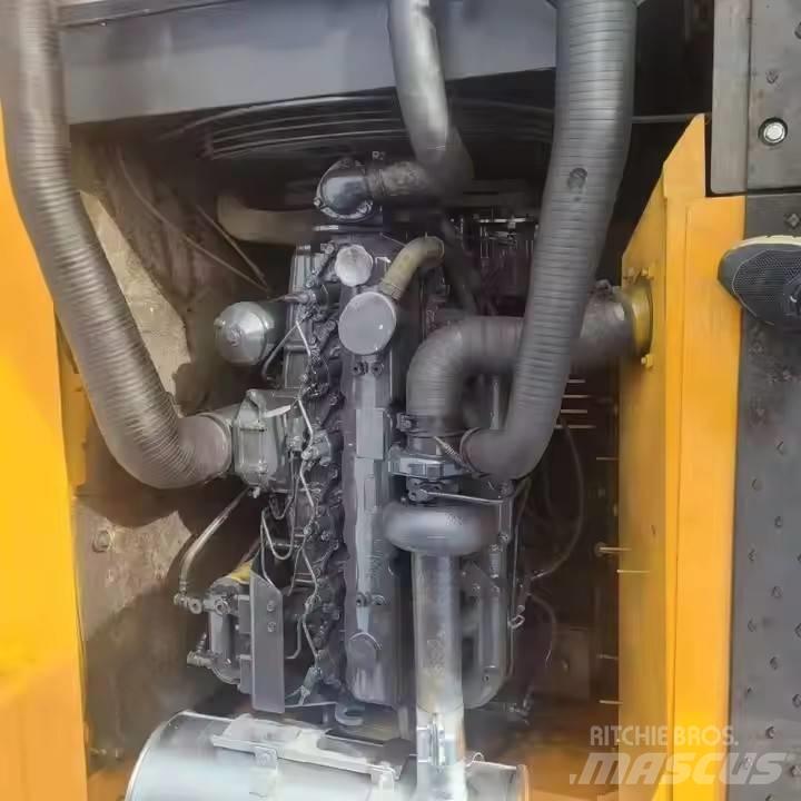Hyundai 225 Excavatoare pe șenile

