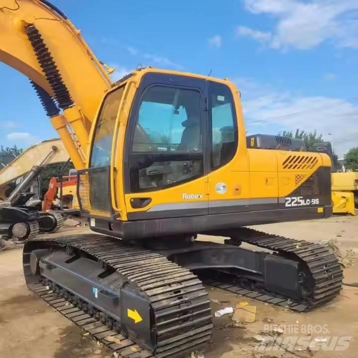 Hyundai 225 Excavatoare pe șenile
