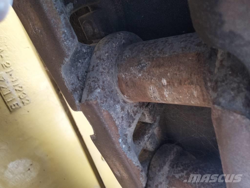 Komatsu D 155 A Buldozere pe senile