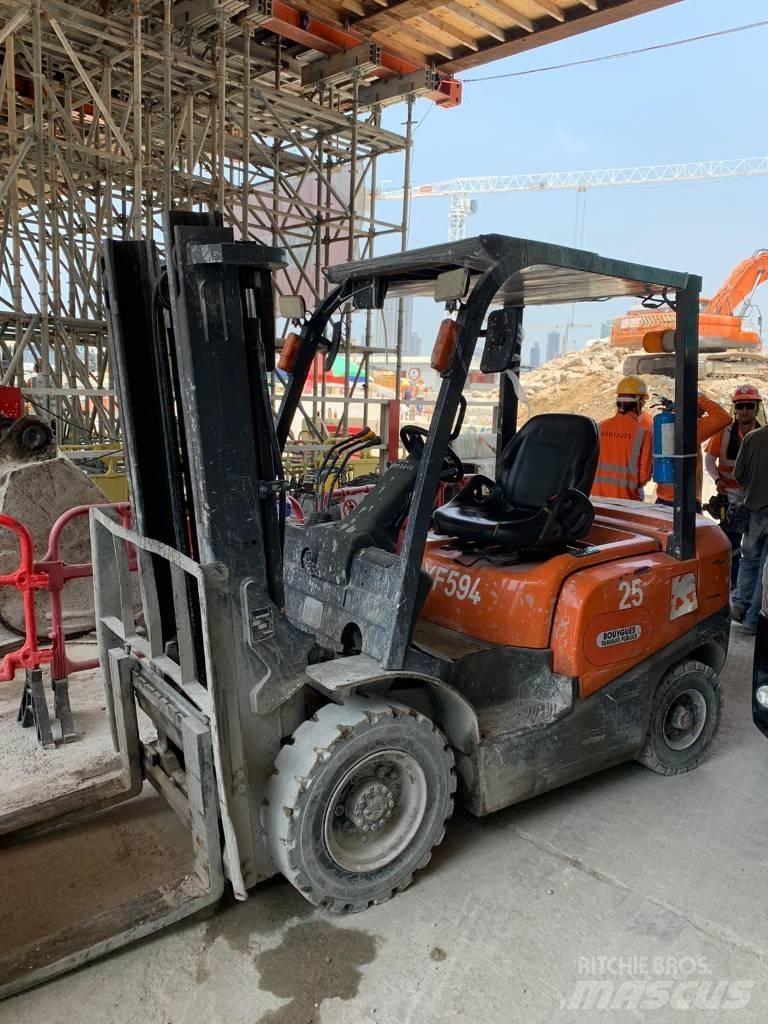 TCM Forklift FD25T4 Stivuitor diesel
