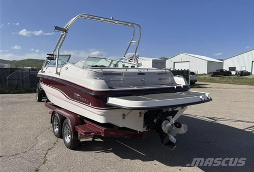  Chaparral 2330 SS Barje si pontoane