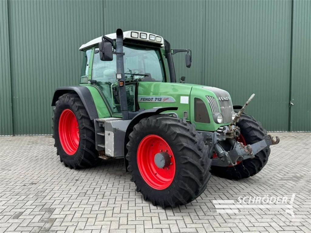Fendt 712 VARIO Tractoare
