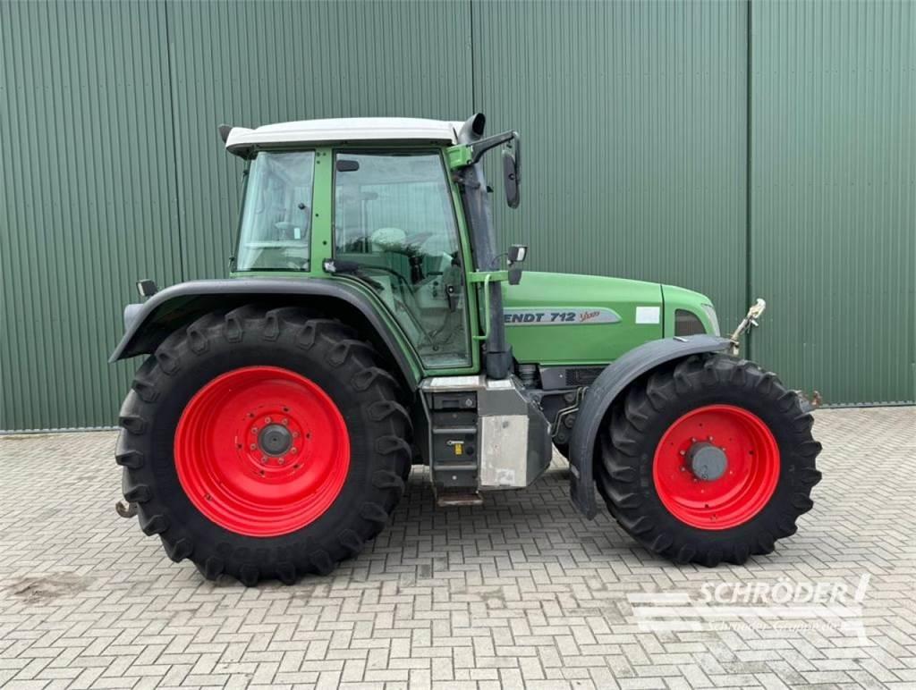 Fendt 712 VARIO Tractoare