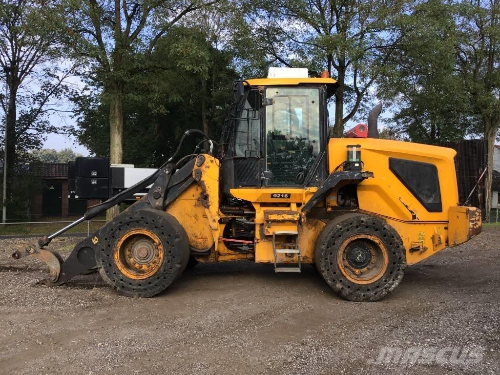 JCB 437 WHT Incarcator pe pneuri