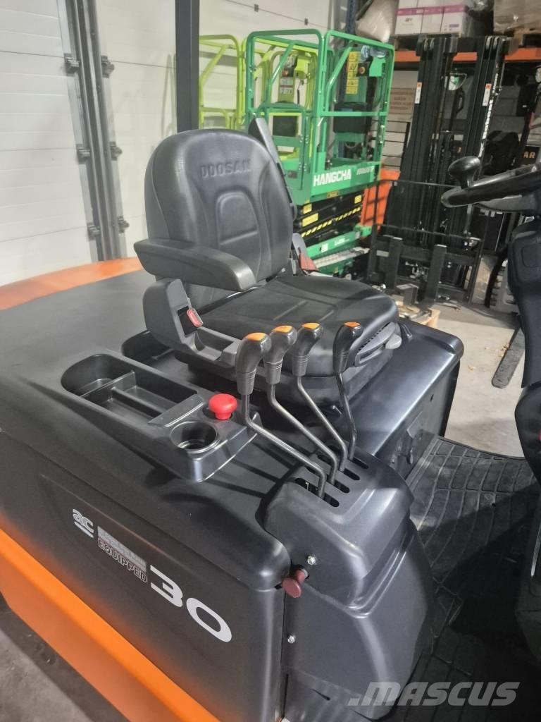 Doosan B 30 X-5 Stivuitor electric