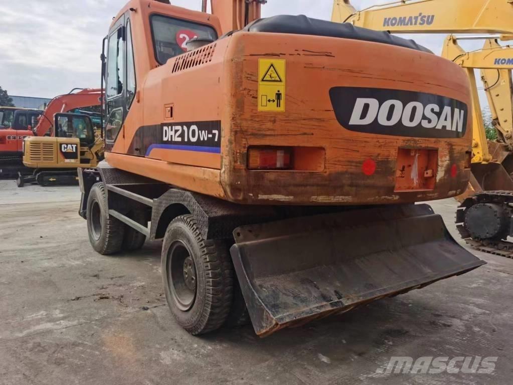 Doosan DH 210 W-7 Excavatoare cu roti