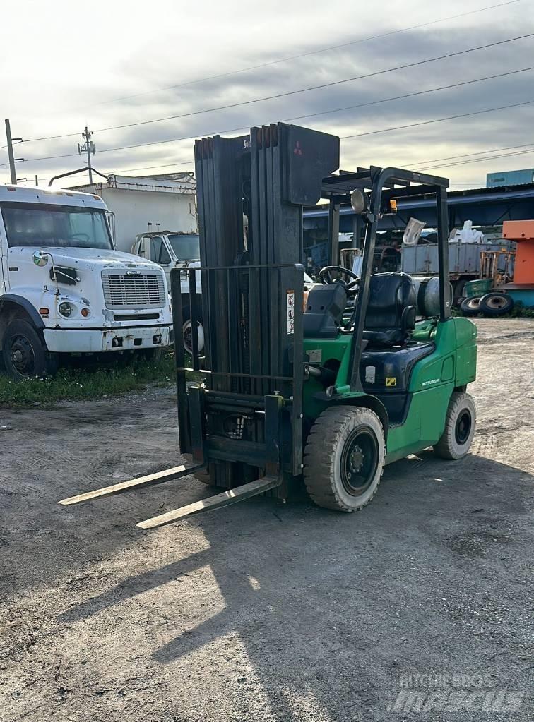 Mitsubishi FG30N Strivuitoare-altele