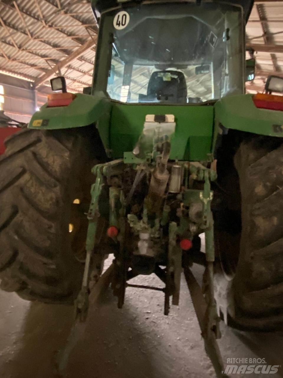 John Deere 8200 Tractoare