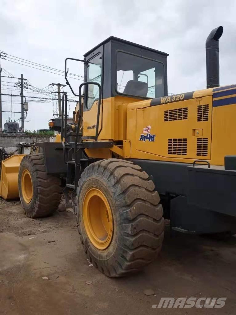 Komatsu WA 320-3 Incarcator pe pneuri