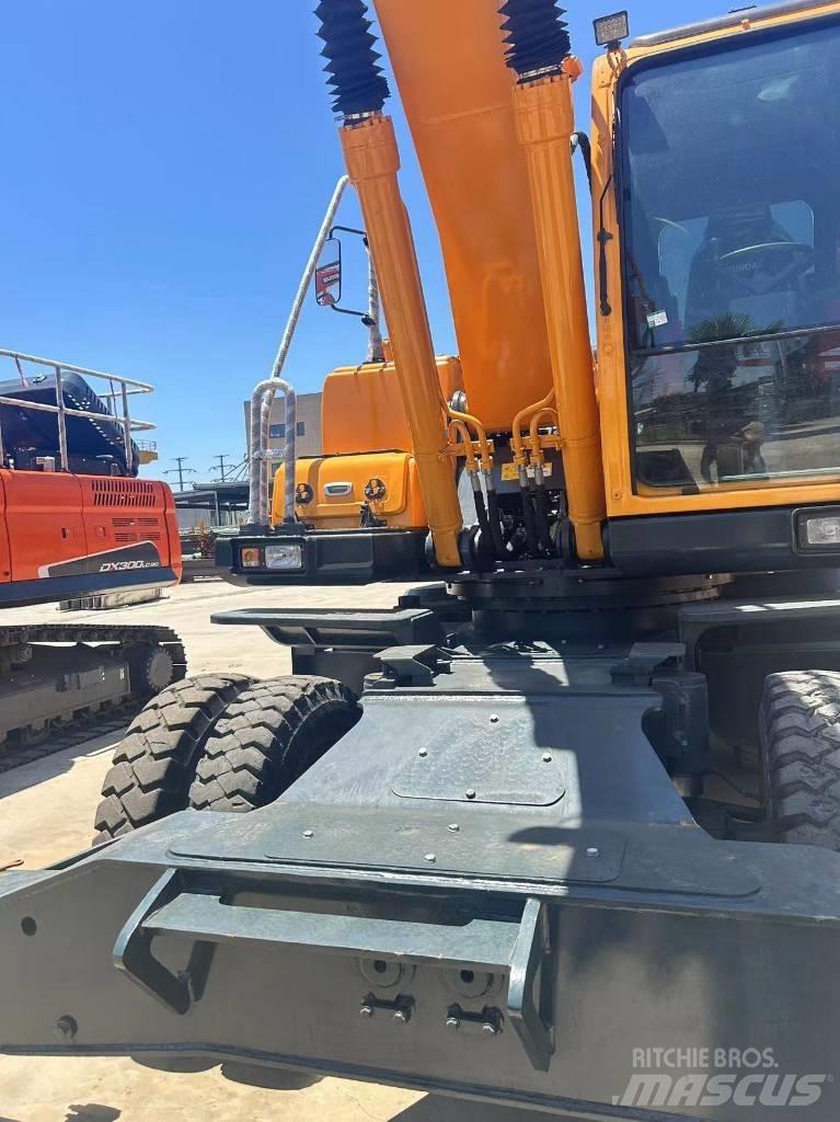 Hyundai R210W-9 Excavatoare cu roti