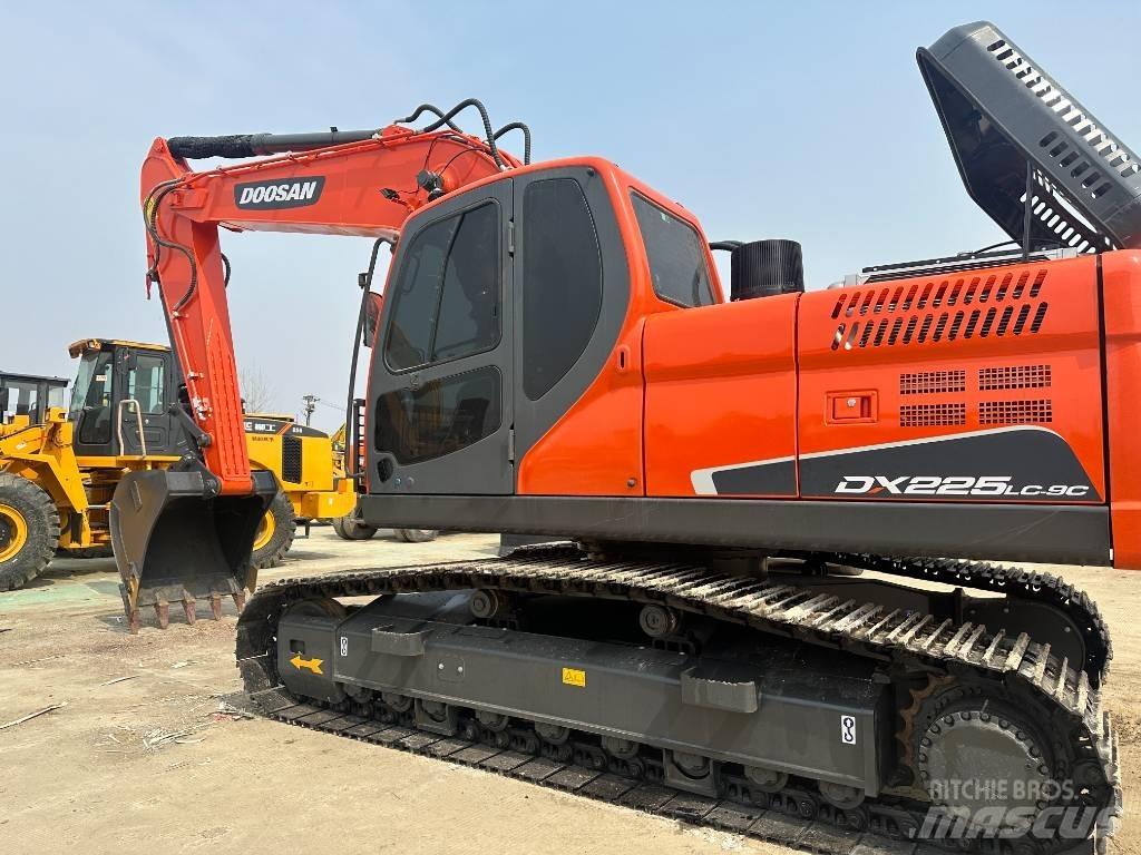 Doosan DX 225LC-9C Excavatoare pe șenile
