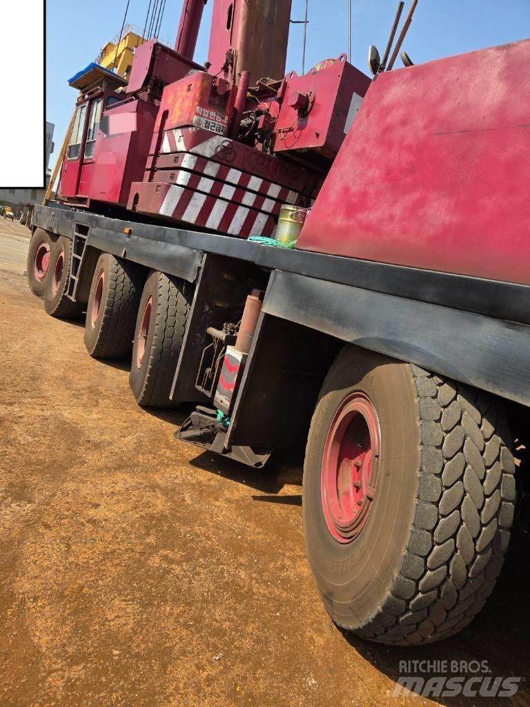 Krupp KMK 5110 Macara pentru orice teren