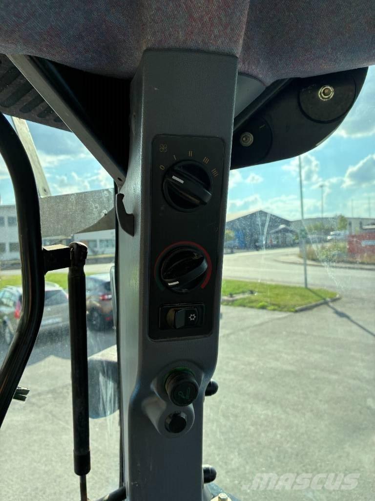 New Holland TS 130 A Tractoare