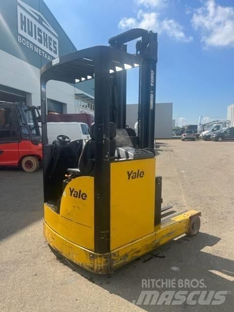 Linde R 14 Stivuitor cu catarg retractabil