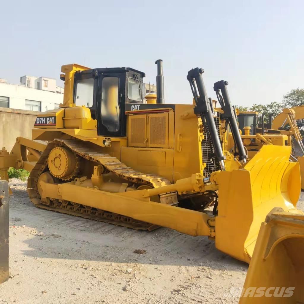 CAT D7H Buldozere pe senile