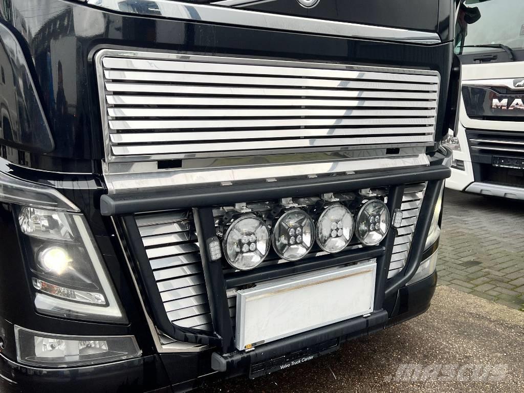 Volvo FH 750 6x4 Autotractoare