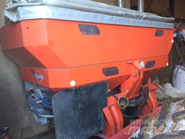 Kuhn Axis 30.1D Împrastierea mineralelor