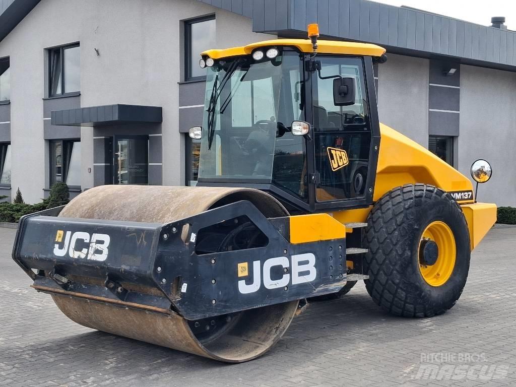JCB VM 137 Compactoare monocilindrice