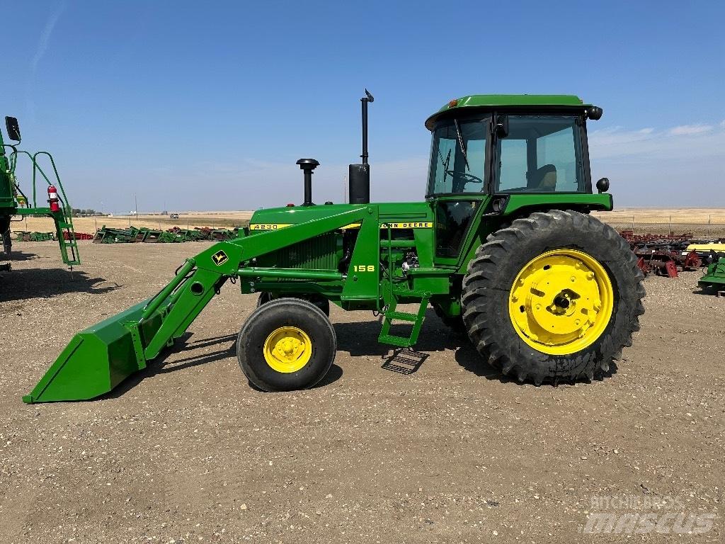 John Deere 4230 Tractoare